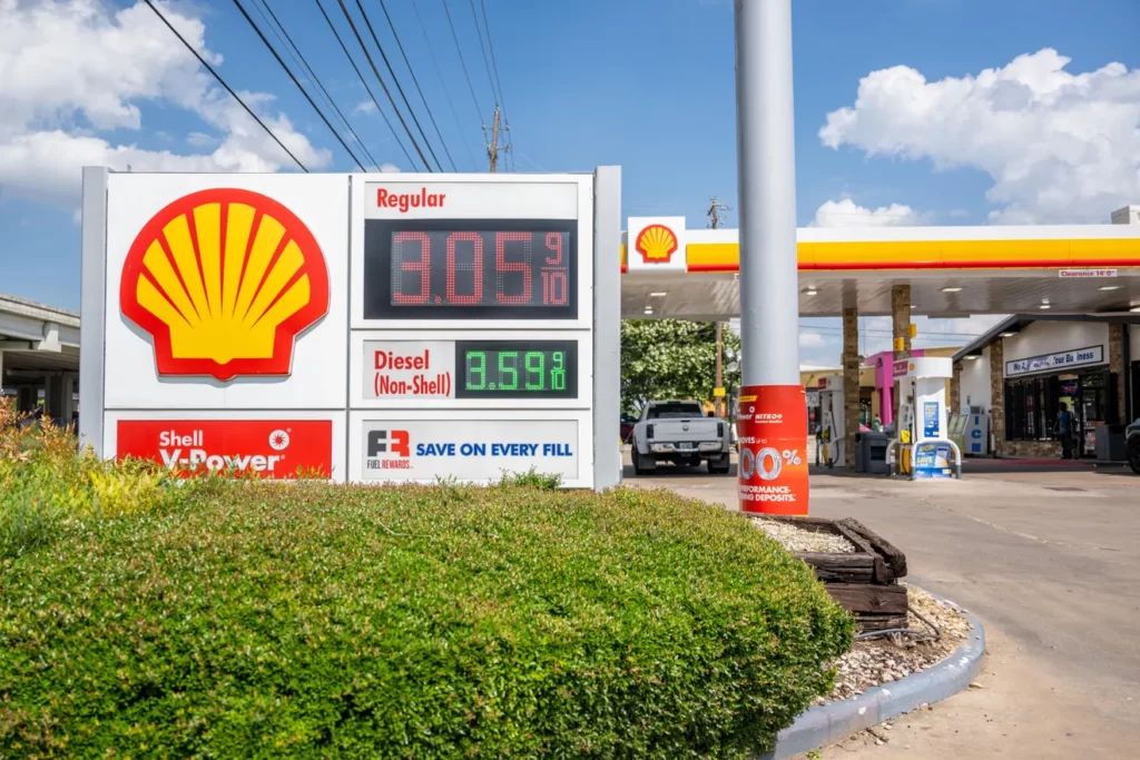 Shell V- power gas pump. Rise in Gas Prices 